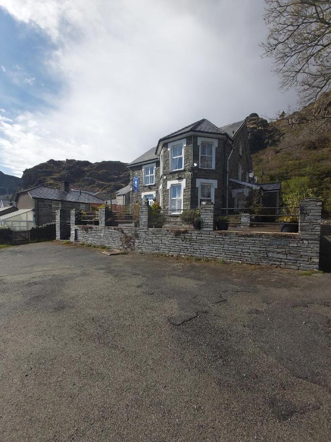 Isallt Guesthouse Blaenau Ffestiniog Extérieur photo